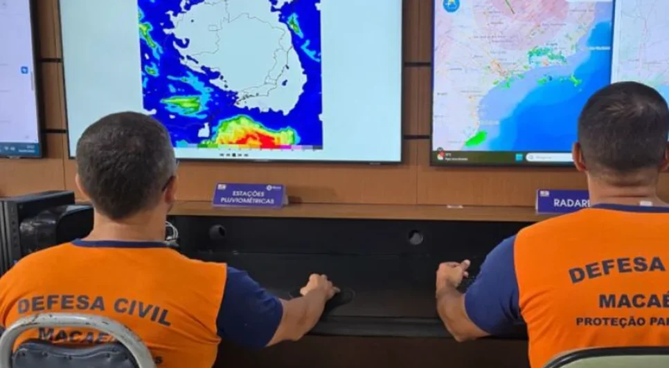 Diante da previsão, a Defesa Civil orienta que moradores mantenham portas e janelas fechadas e evitem deixar objetos soltos em áreas externas das residências. - Foto: Divulgação