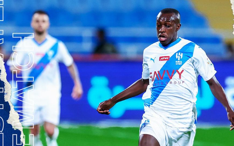 Michael é substituído por Jorge Jesus, atira garrafa no chão e é repreendido; vídeo