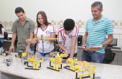 Educação promove segunda formação de robótica para professores estaduais
