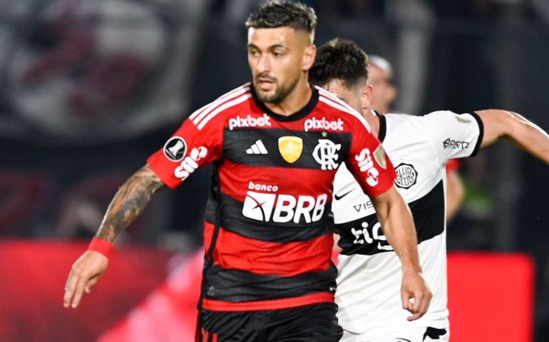 Flamengo é superado pelo Olimpia por 3 a 1 e dá adeus à Libertadores