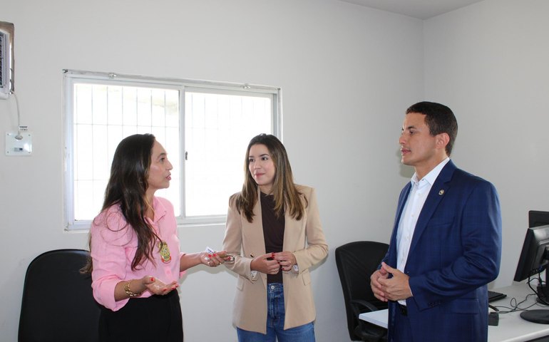 Delegado-Geral e secretária do Turismo visitam nova sede da Delegacia de Proteção ao Turista na Jatiúca