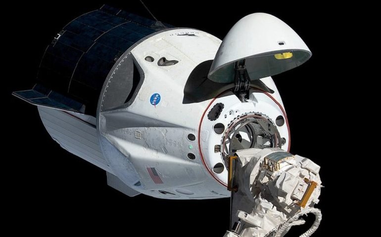 SpaceX vai levar bilionário chinês ao espaço para ver calotas polares