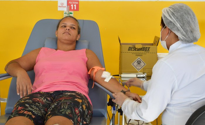 Para doar sangue, o voluntário deve ter boa saúde, idade entre 16 a 69 anos e peso mínimo de 50 quilos