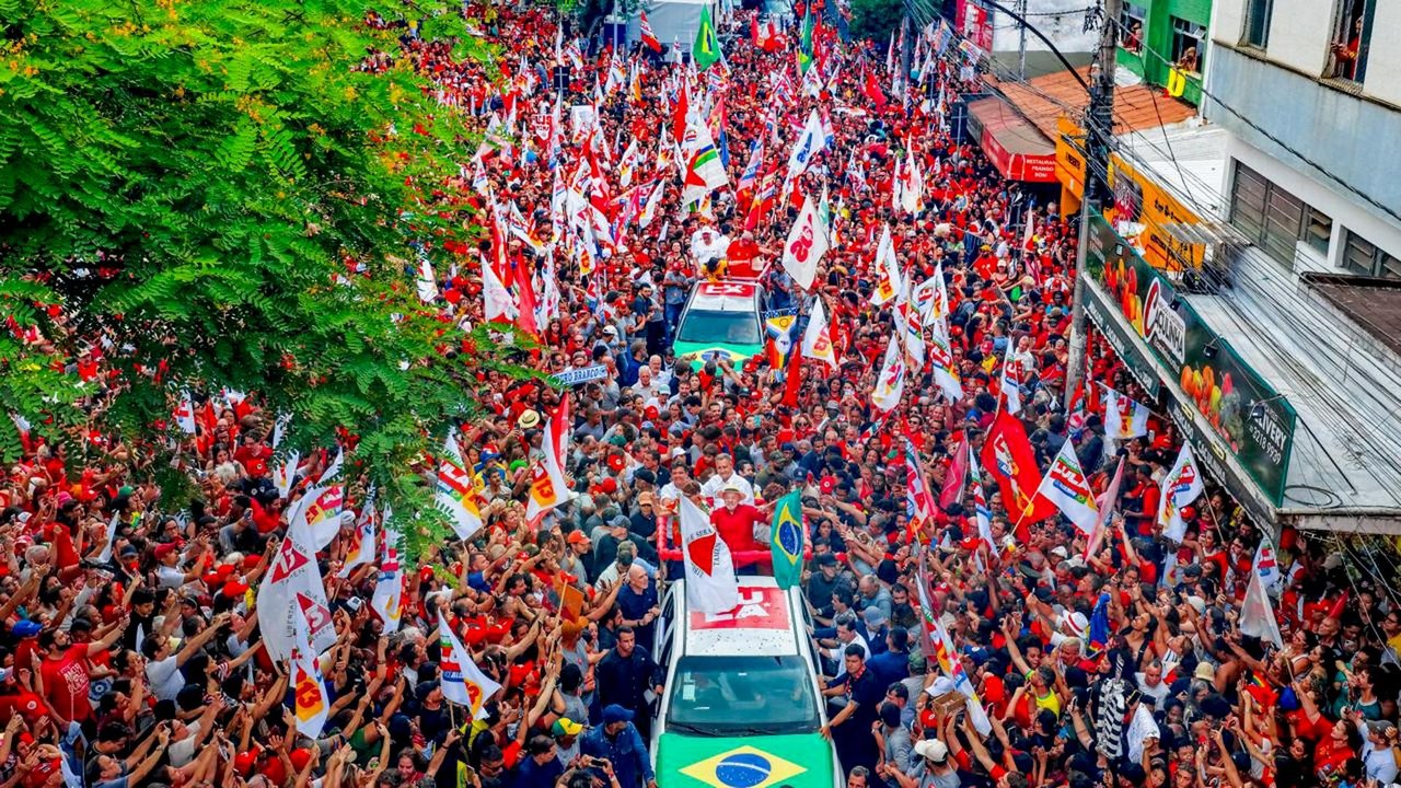 Bolsonaristas vão tentar reverter fim da escala 6X1, declara Lula