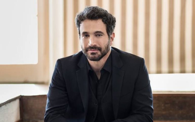 Caco Ciocler explica que internauta que o xingou não era funcionária dele