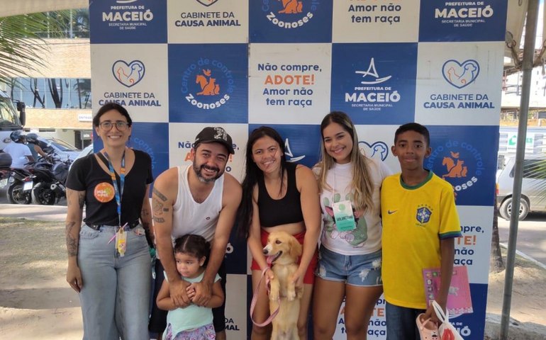 Animais encontram lar através da Feira de Adoção da Prefeitura de Maceió