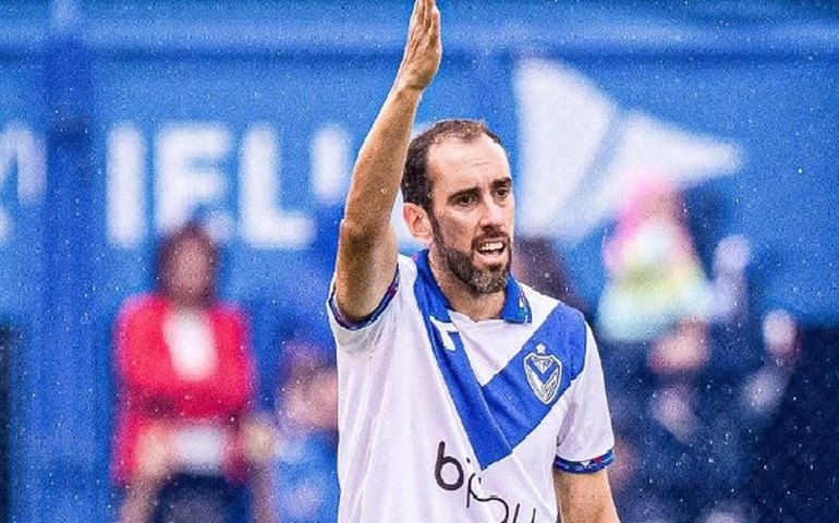 Diego Godín anuncia aposentadoria aos 37 anos e recebe homenagens de ex-clubes