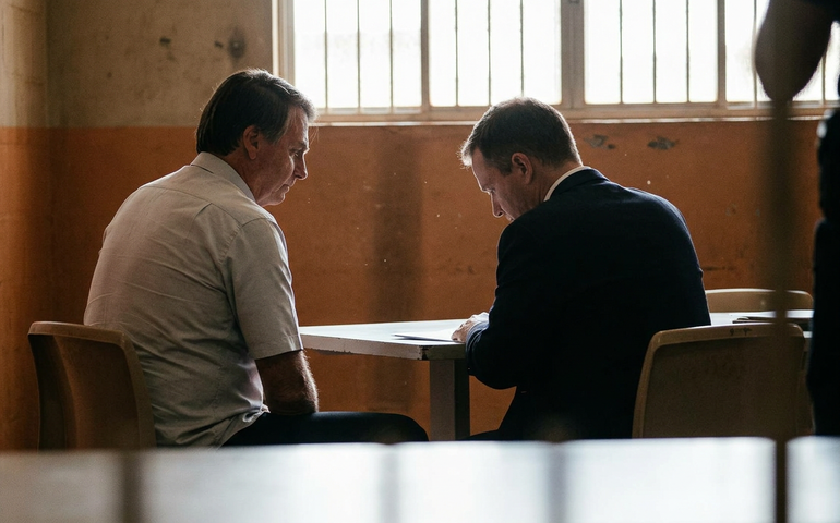 Bolsonaro solicita a Moraes permissão para receber assessor do governo Trump na Papudinha