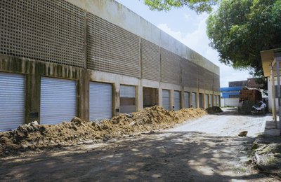 Obra do novo Mercado do Benedito Bentes avança com modernidade e segurança