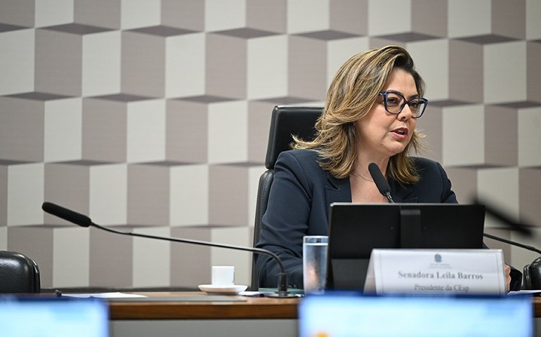 Comissão do Senado aprova aumento do piso salarial de médicos