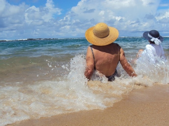 Mulheres devem tomar mais cuidado com a saúde durante o verão