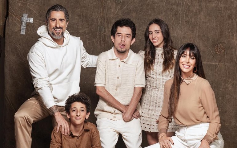 Marcos Mion explica por que não leva filho Romeo em viagens com a família