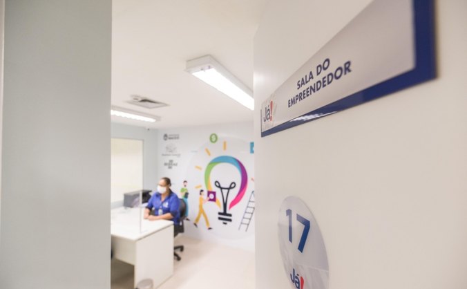 Postos de atendimento da Sala do Empreendedor funcionam presencialmente e por WhatsApp