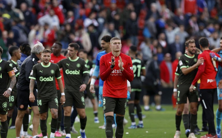 Brasileiro faz golaços, Girona desencanta no Espanhol contra Rayo Vallecano e reassume 2º lugar