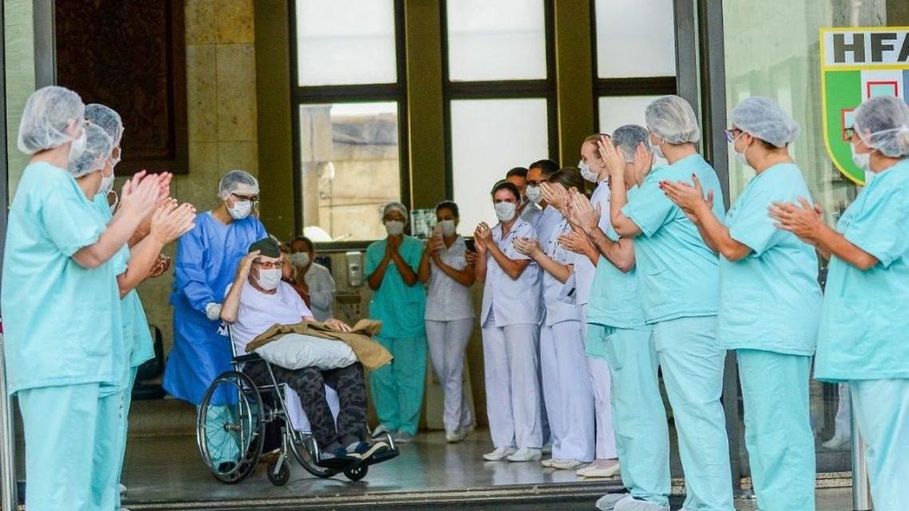 Quase dois milhões de brasileiros estão recuperados da covid-19