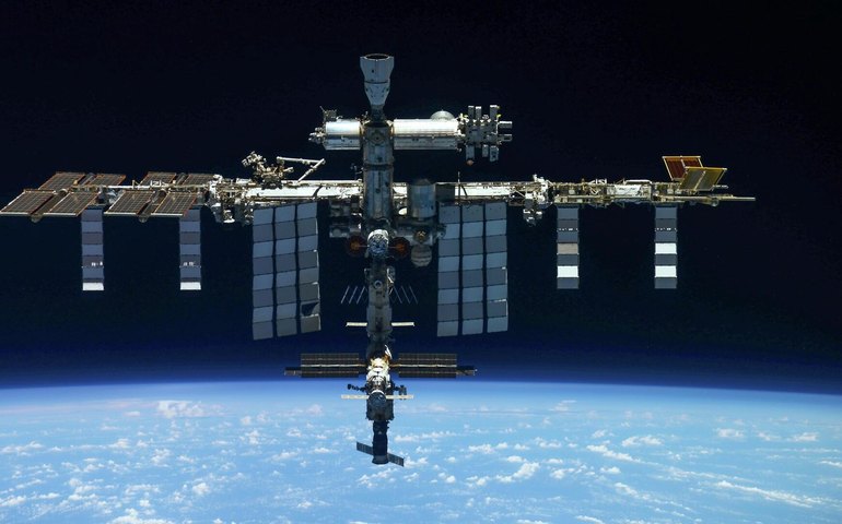 Roscosmos e NASA discutem ampliar cooperação na Estação Espacial Internacional