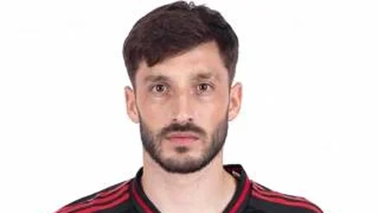 Lateral ex-Flamengo e Palmeiras termina jogo como goleiro em vitória do River Plate