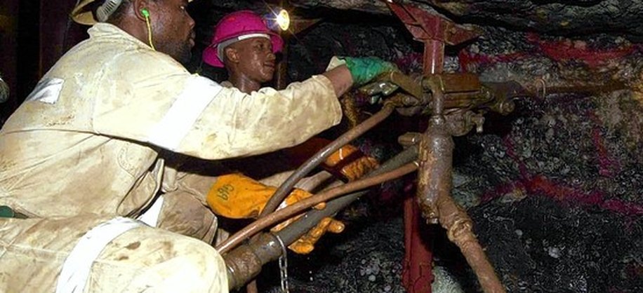Mponeng na África do Sul, local da descoberta da Desmondforudis audaxviator, em 2008.
