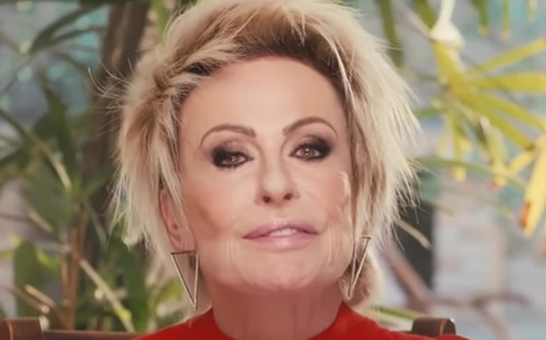 Ana Maria Braga se emociona em homenagem a Tom Veiga, o Louro José: 'Ainda o vejo aqui'