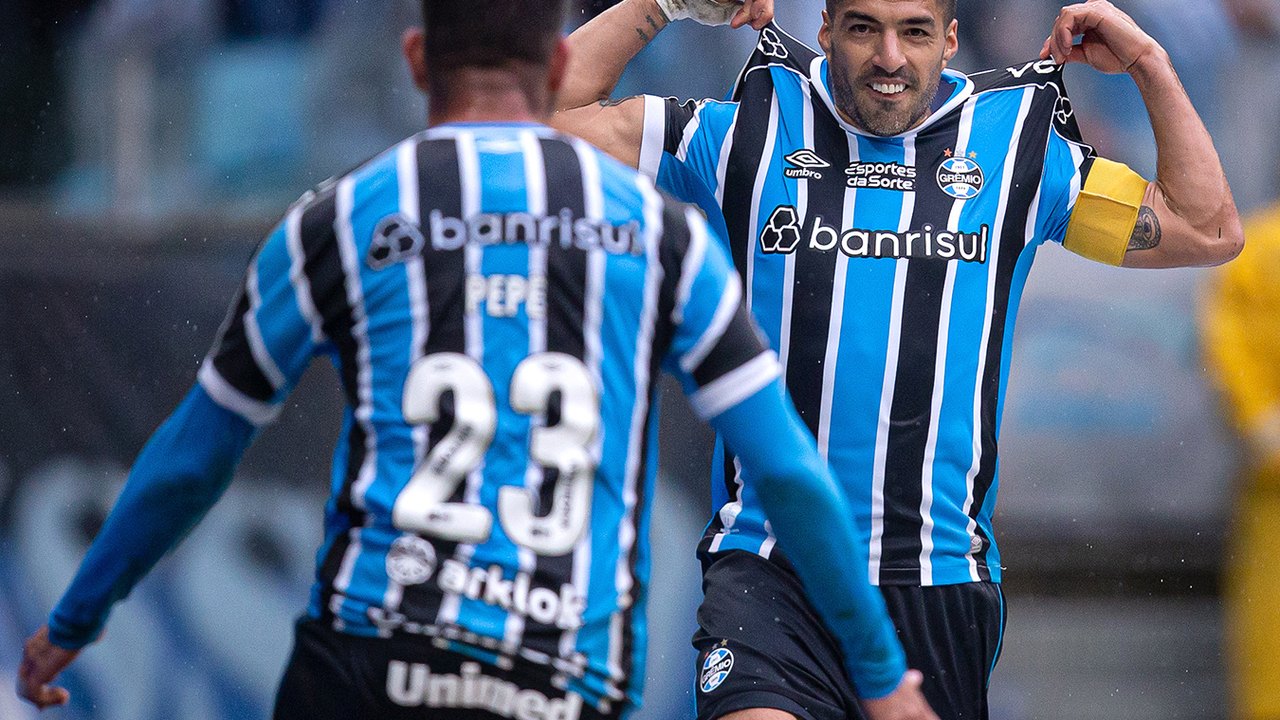 Grêmio bate o Coritiba, vence pela 3ª vez seguida e continua entre os melhores do Brasileirão