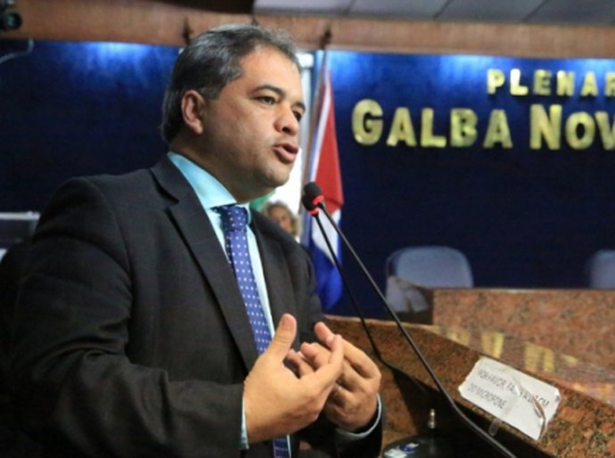 Câmara de Maceió entrega comenda Arthur Ramos ao médico Rui Costa