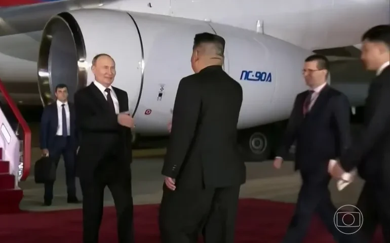 Após visita e acordo com a Coreia do Norte, Putin chega ao Vietnã