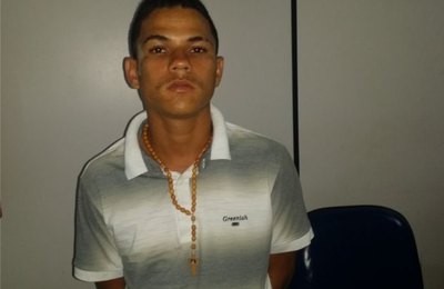 Jovem é preso ao tentar assaltar na Ponta Verde