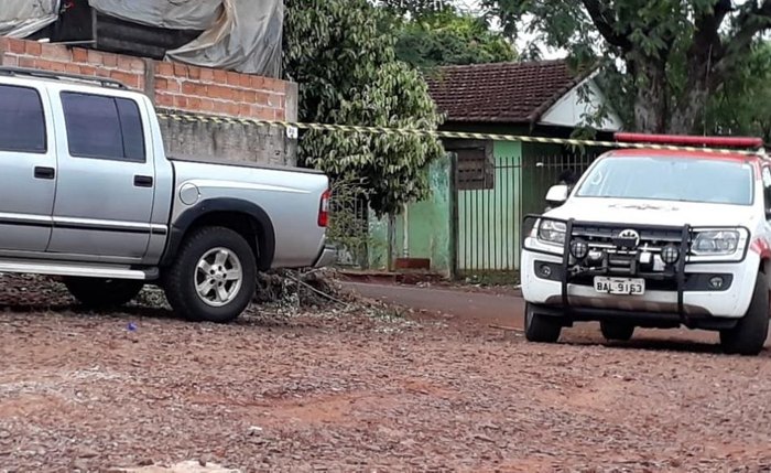 Homem está irredutível, de acordo com a polícia; caso acontece na região oeste do Paraná