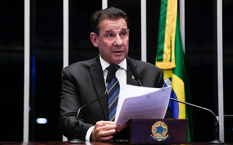 Vanderlan destaca crise na pecuária leiteira e pede freio a importações