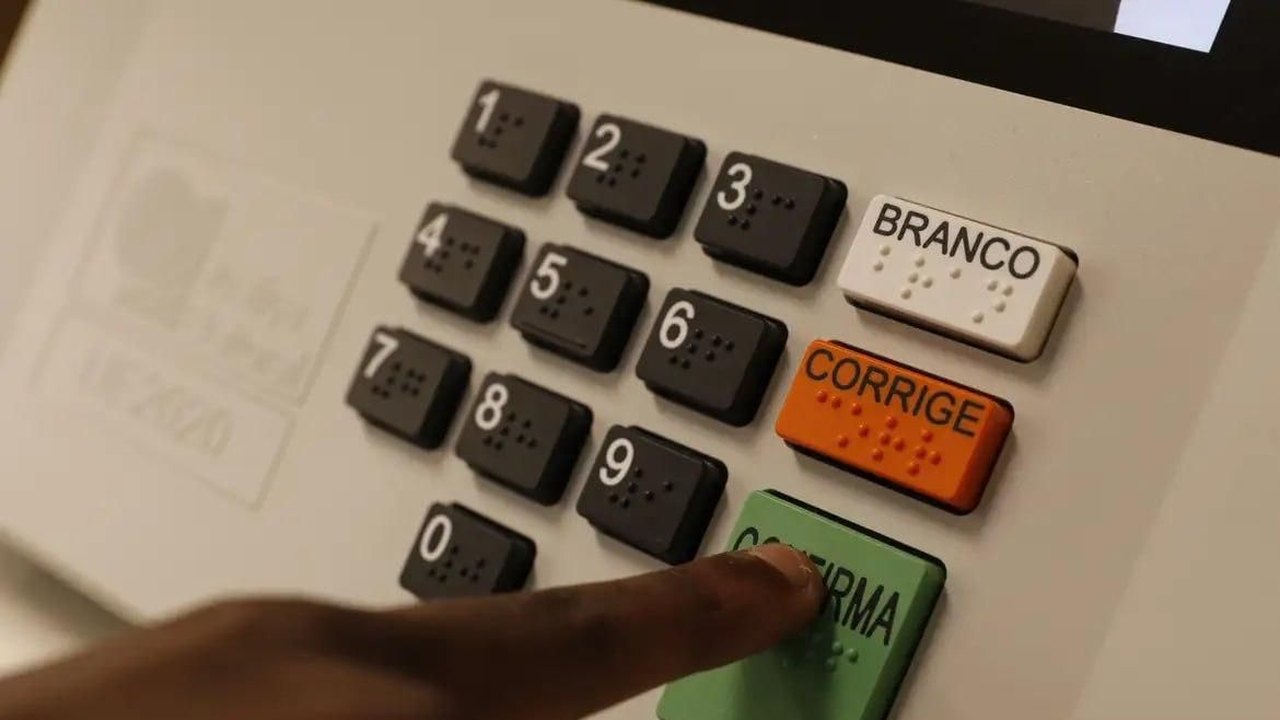 Votos começam a ser contabilizados no site do TSE