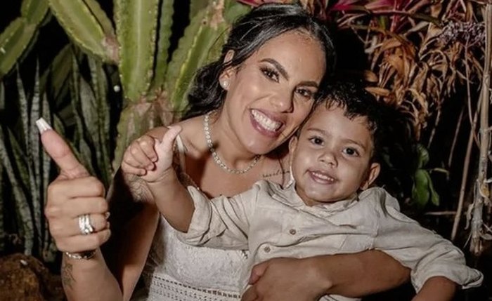 Paula Laryssa e o filho Theo