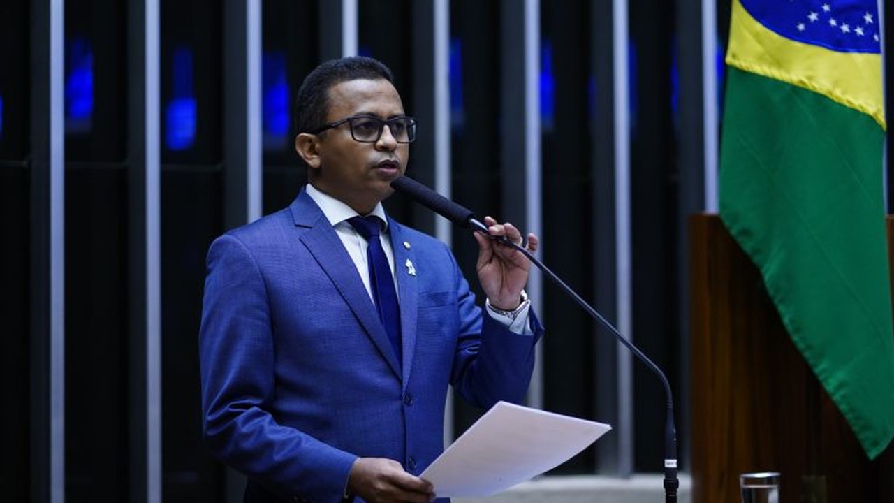 Câmara aprova MP que recriou o programa Bolsa Família