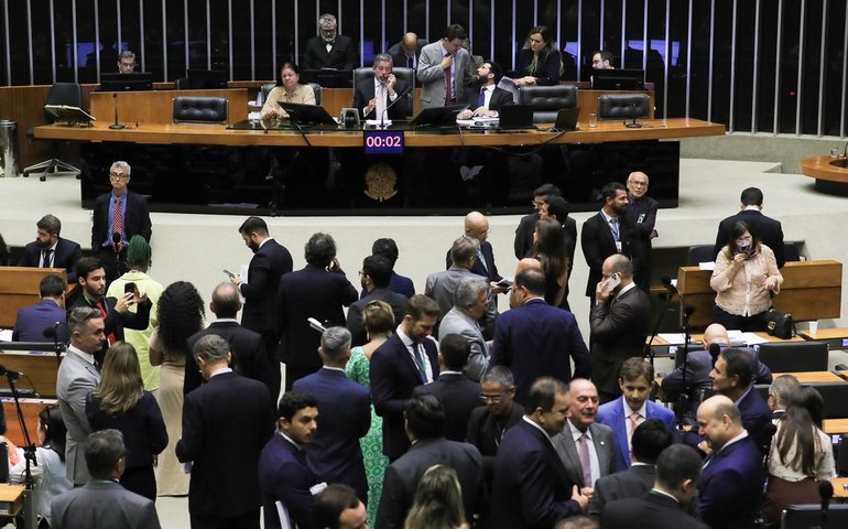 Câmara aprova projeto que regulamenta as emendas parlamentares