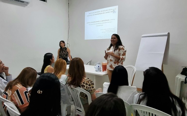 Hospital de Emergência do Agreste promove capacitação para profissionais de Serviço Social