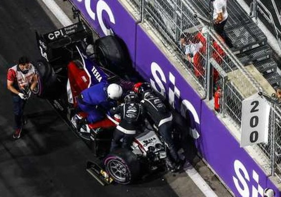 Enzo Fittipaldi fratura tornozelo após acidente em corrida da Fórmula 2 em Jeddah