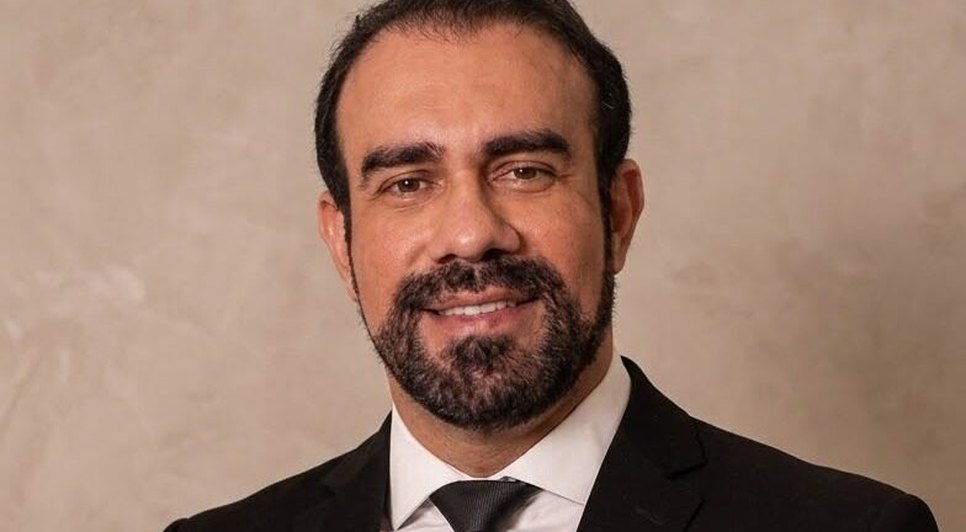 Dr. Ricardo Araújo