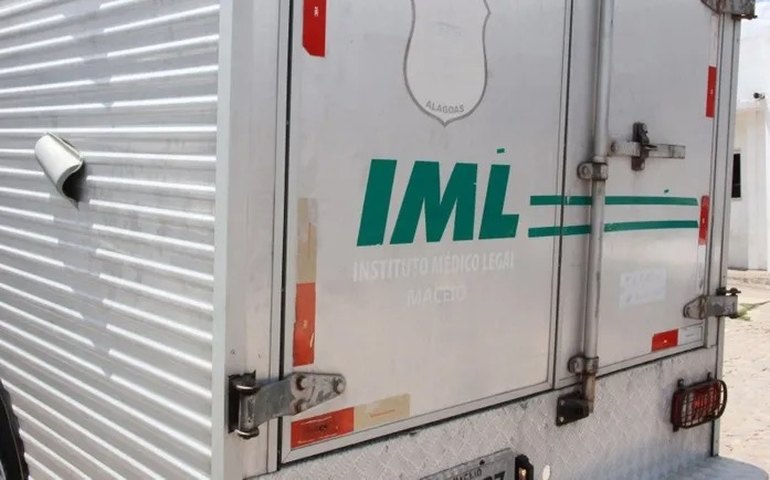 Mãe de três filhos é morta pelo ex-companheiro com mais de 20 facadas, em Maceió