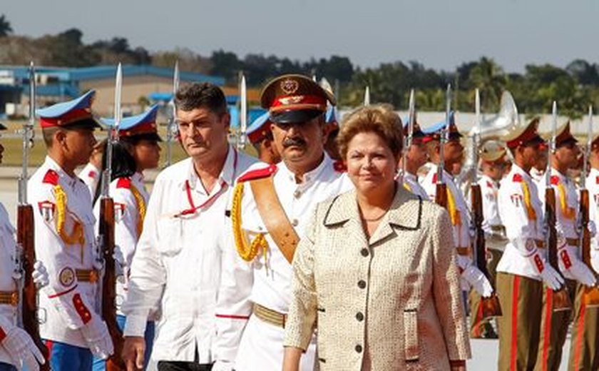 Dilma diz que bloqueio econômico a Cuba é injusto