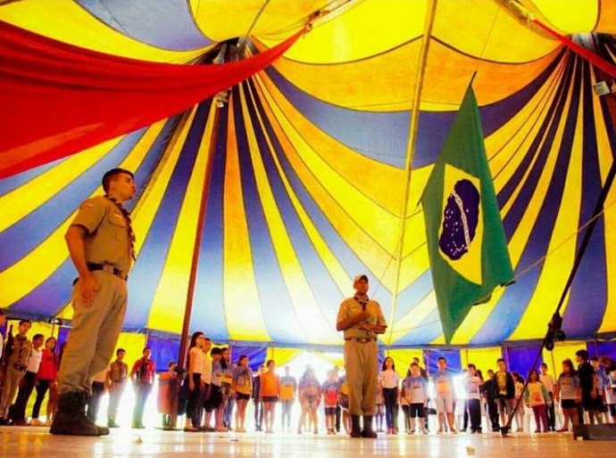 Atividades de escotismo serão realizadas na Escola Municipal de Circo