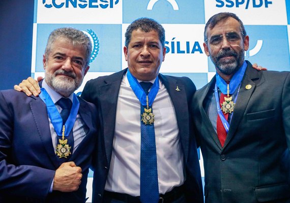 Flávio Saraiva recebe comenda da Secretaria de Segurança Pública do Distrito Federal