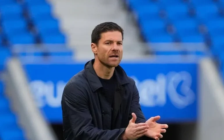 Bayer Leverkusen anuncia ex-técnico do Manchester United como substituto de Xabi Alonso