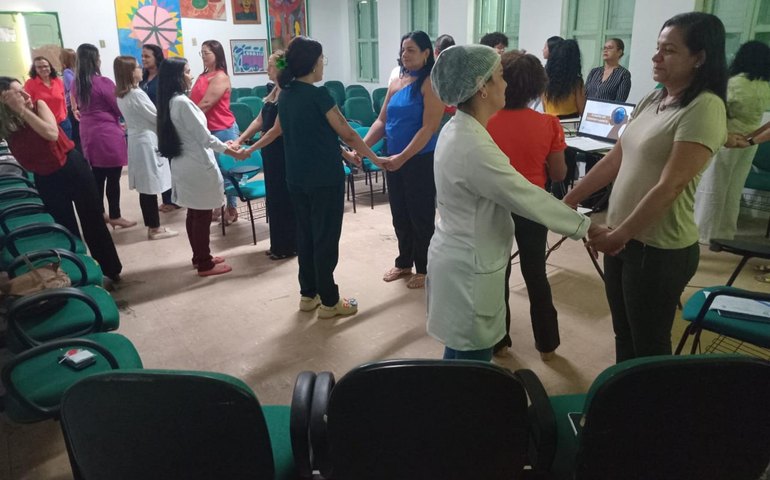 Servidores do Hospital Escola Portugal Ramalho participam de palestra sobre inteligência emocional