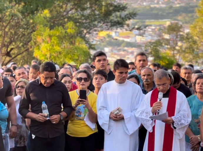 12ª Edição da Via-Sacra de Palmeira é marcada pela emoção e mobiliza fiéis de várias cidades do estado