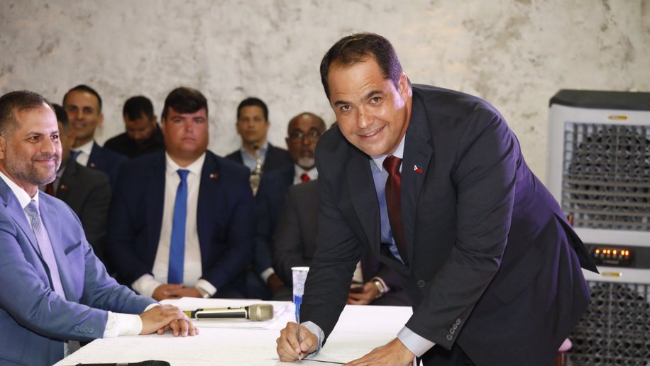 André Bocão é empossado como Prefeito de Marechal Deodoro