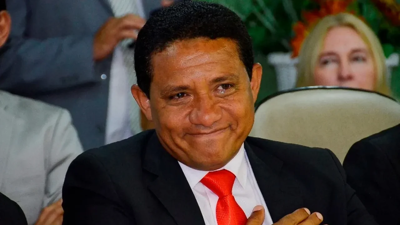 Ex-prefeito ‘cisca, cisca, cisca’ e tem sido rejeitado ao pedir arrego até no Palácio dos Palmares