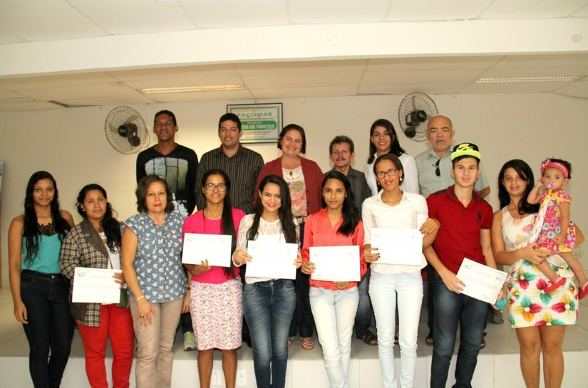 Curso gratuito de informática forma sua primeira turma em bairro de Arapiraca