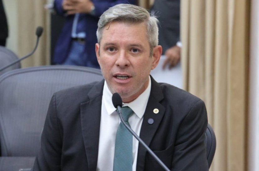 Cabo Bebeto denuncia atraso salarial em empresas que prestam serviço para a Sesau