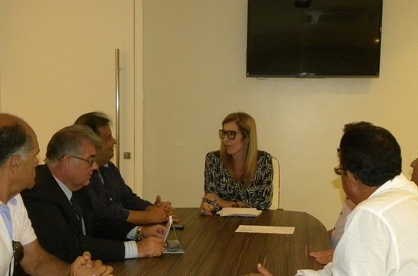 Prerrogativas é tema de encontro entre a presidente da OAB/AL e Adepol