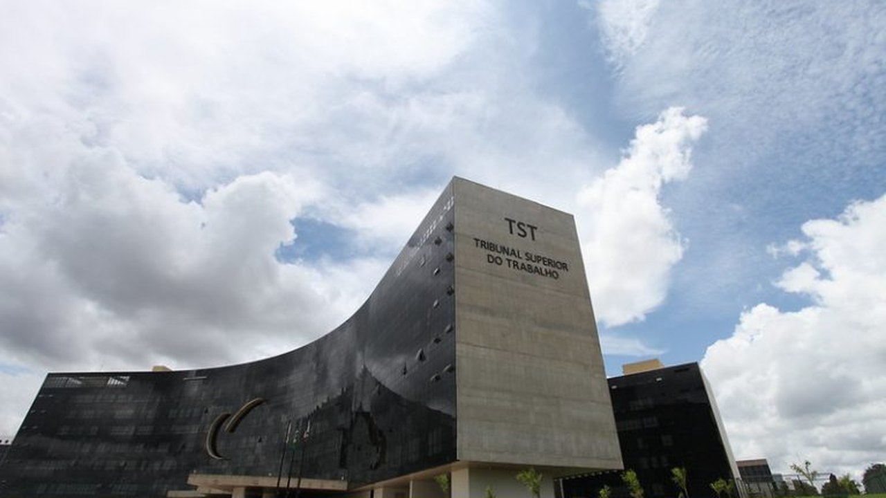 Lei cria cargos de analista judiciário no Tribunal Superior do Trabalho
