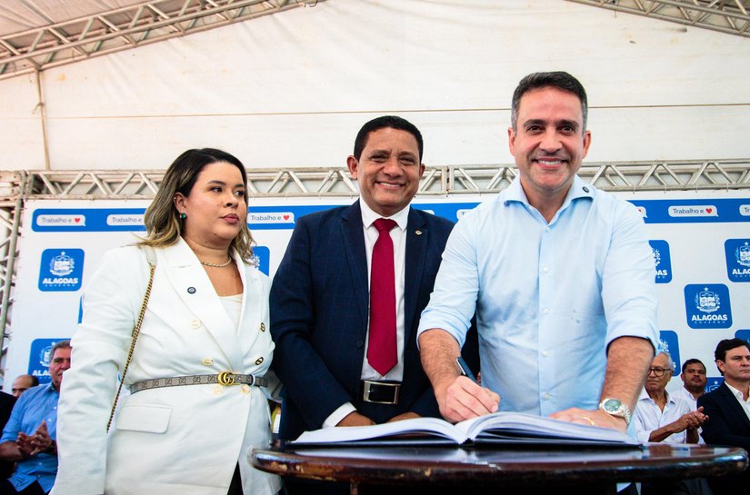 Governador Paulo Dantas empossa novo secretário de Relações Federativas e Internacionais